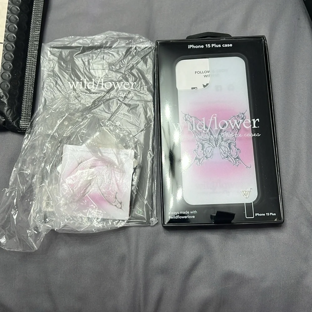 NWT Wildflower limited edition iPhone 15 + phone case